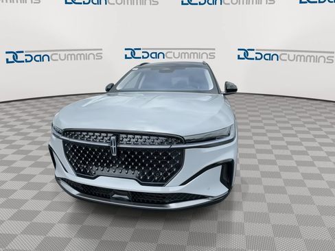 New 2026 Lincoln Nautilus Reserve w/ Jet Appearance Package AWD/4WD image 3