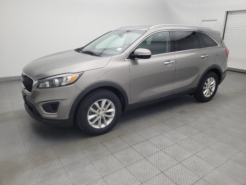 Used 2017 Kia Sorento FWD w/ LX Convenience Package image 2