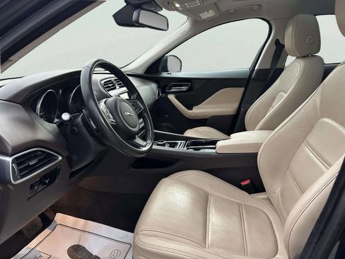 Used 2017 Jaguar F-PACE Prestige image 9