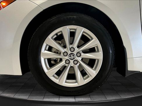 Used 2024 Toyota Corolla SE FWD image 33