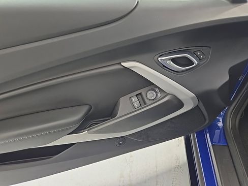 Used 2020 Chevrolet Camaro LT image 15