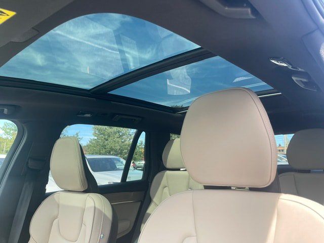 New 2026 Volvo XC90 T8 Plus w/ Protection Package Premier AWD/4WD image 10