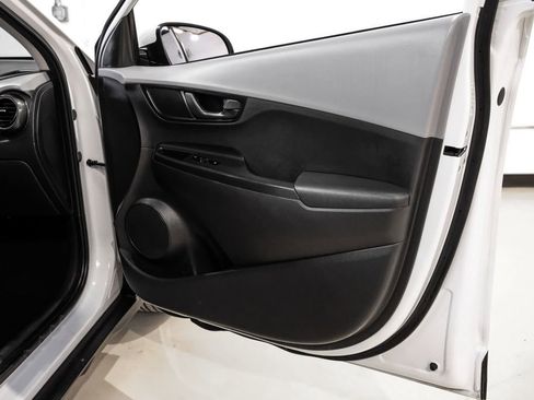 Used 2019 Hyundai Kona SE image 41