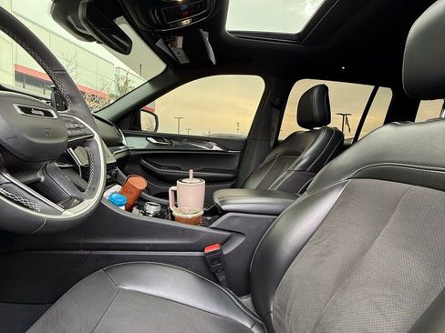 Used 2023 Jeep Grand Cherokee Altitude image 12