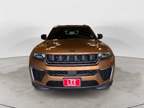 New 2026 Jeep Grand Cherokee L Limited w/ Limited Altitude Package AWD/4WD image 9