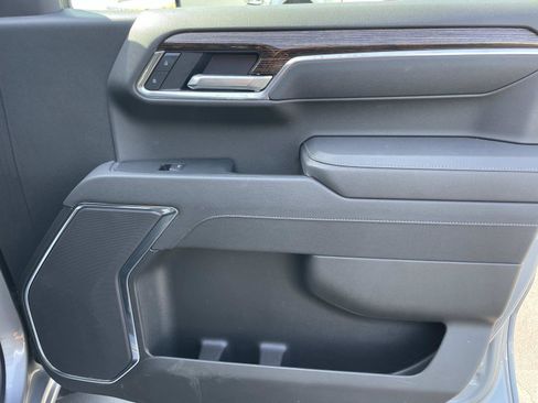 Used 2025 GMC Sierra 1500 Elevation image 26