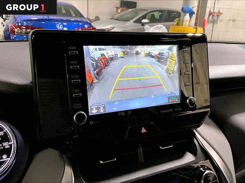 Certified 2021 Toyota Venza LE image 26