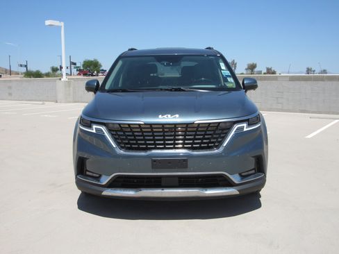 Used 2022 Kia Carnival SX Prestige FWD image 3