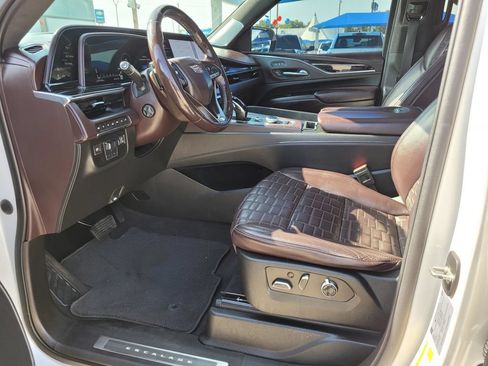 Used 2021 Cadillac Escalade Premium Luxury Platinum AWD/4WD image 2