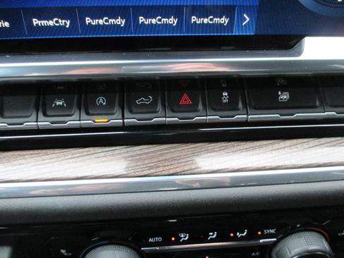 Used 2023 Chevrolet Silverado 1500 RST image 18