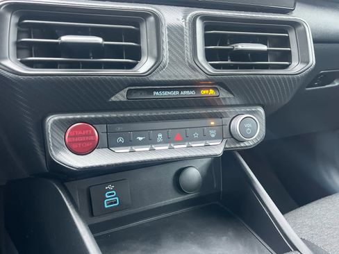 Used 2025 Ford Mustang Coupe image 24