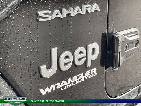 Used 2019 Jeep Wrangler Unlimited Sahara w/ Safety Group image 12