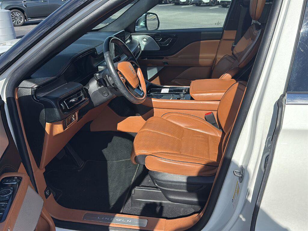Used 2022 Lincoln Aviator Black Label w/ Dynamic Handling Package AWD/4WD image 7