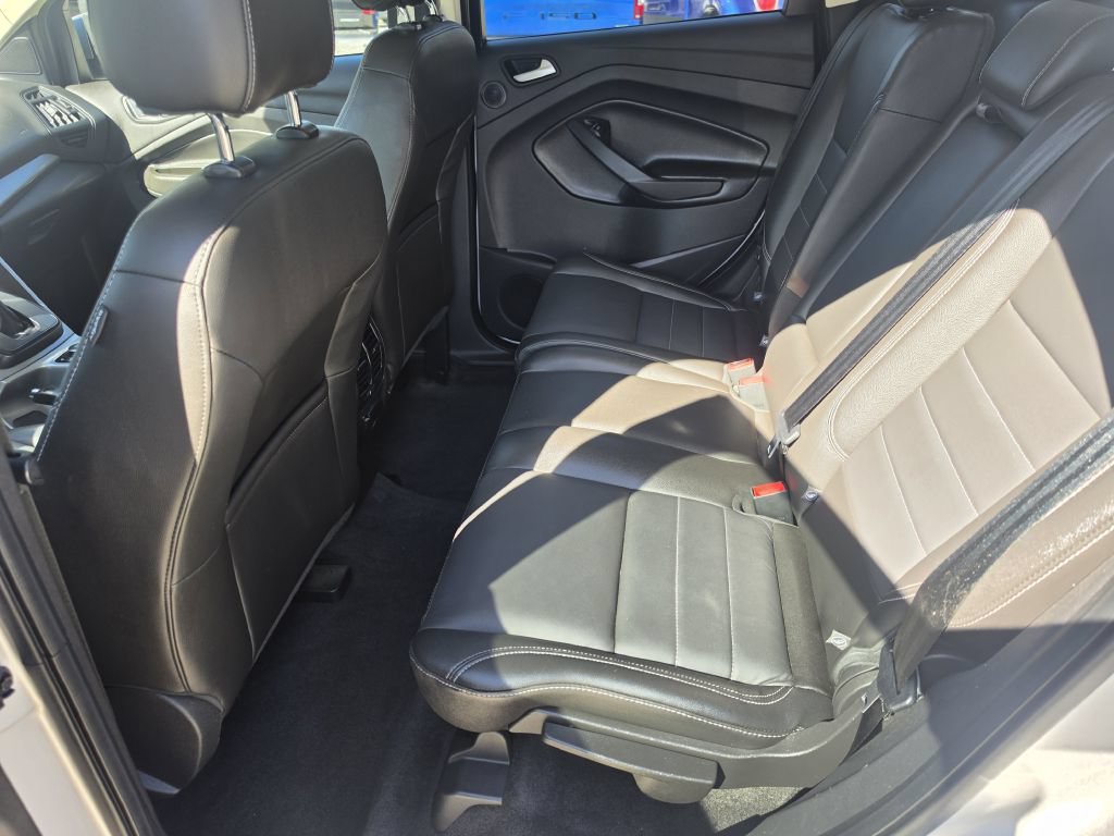 Used 2015 Ford Escape SE w/ Equipment Group 201A AWD/4WD image 18