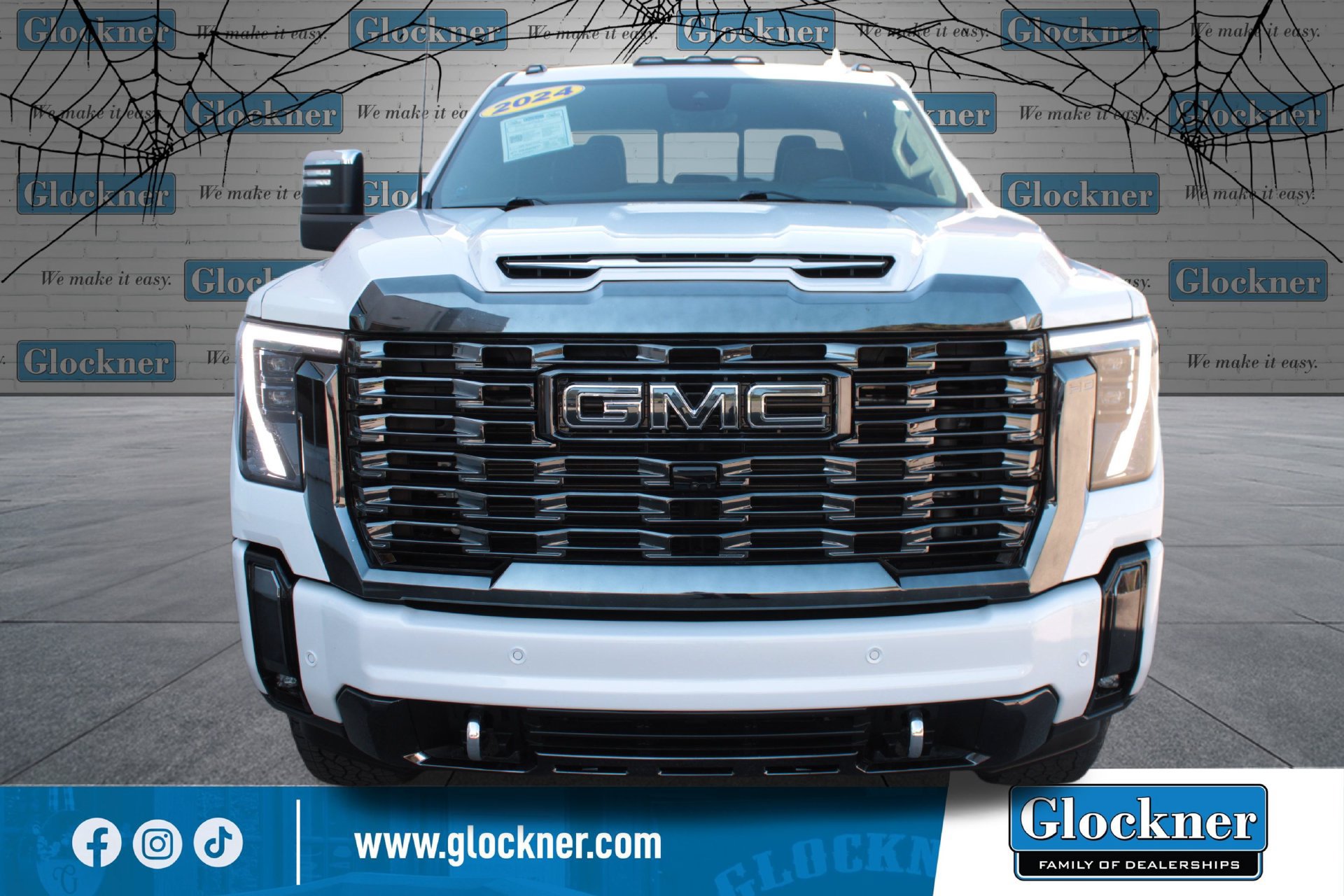 Used 2024 GMC Sierra 2500 Denali Ultimate w/ Max Trailering Package AWD/4WD image 2