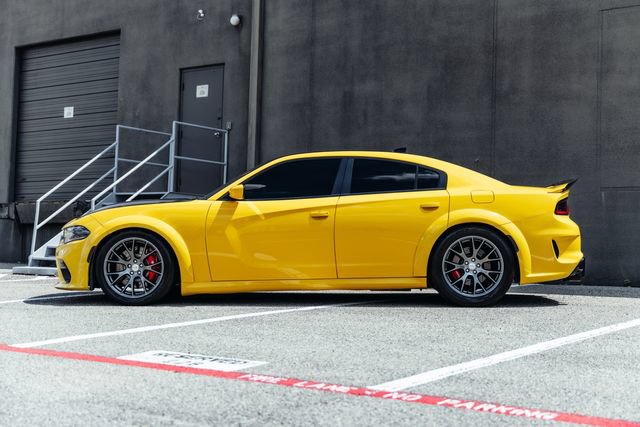 Used 2018 Dodge Charger SRT w/ Technology Group RWD image 39