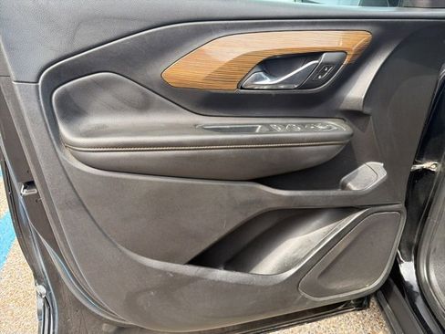 Used 2020 GMC Terrain SLE w/ Elevation Edition image 7