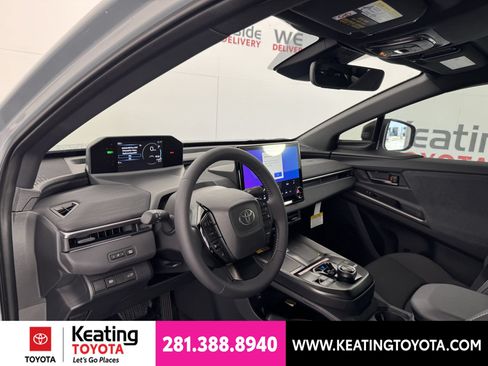 Used 2026 Toyota C-HR AWD/4WD image 2