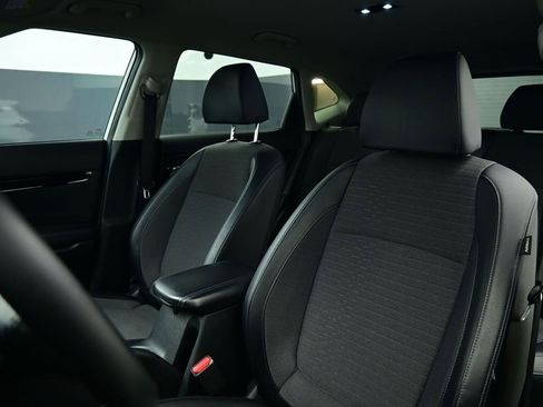 Used 2023 Kia Seltos S image 16