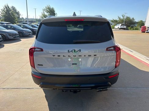 Used 2022 Kia Telluride EX w/ EX Premium Package AWD/4WD image 4