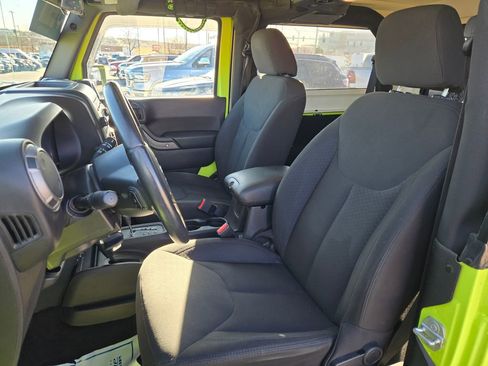 Used 2017 Jeep Wrangler Sport w/ Connectivity Group image 12
