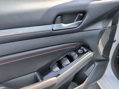 Used 2023 Nissan Altima 2.5 SR w/ SR Premium Package image 15