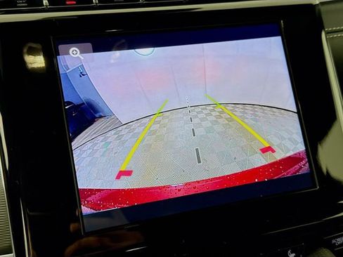 New 2025 Jeep Grand Cherokee Laredo image 12