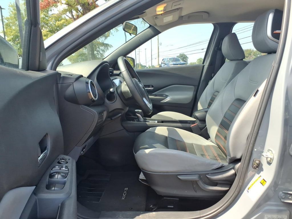 Used 2021 Nissan Kicks SR w/ SR Premium Package FWD image 15
