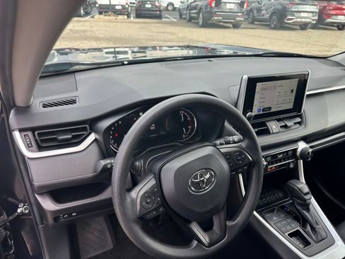 Used 2025 Toyota RAV4 XLE image 36
