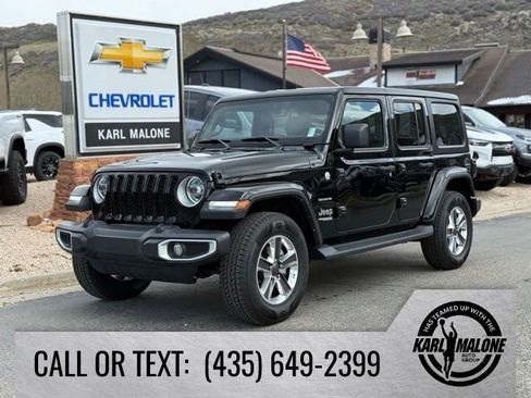 Used 2022 Jeep Wrangler Unlimited Sahara w/ LED Lighting Group AWD/4WD image 1