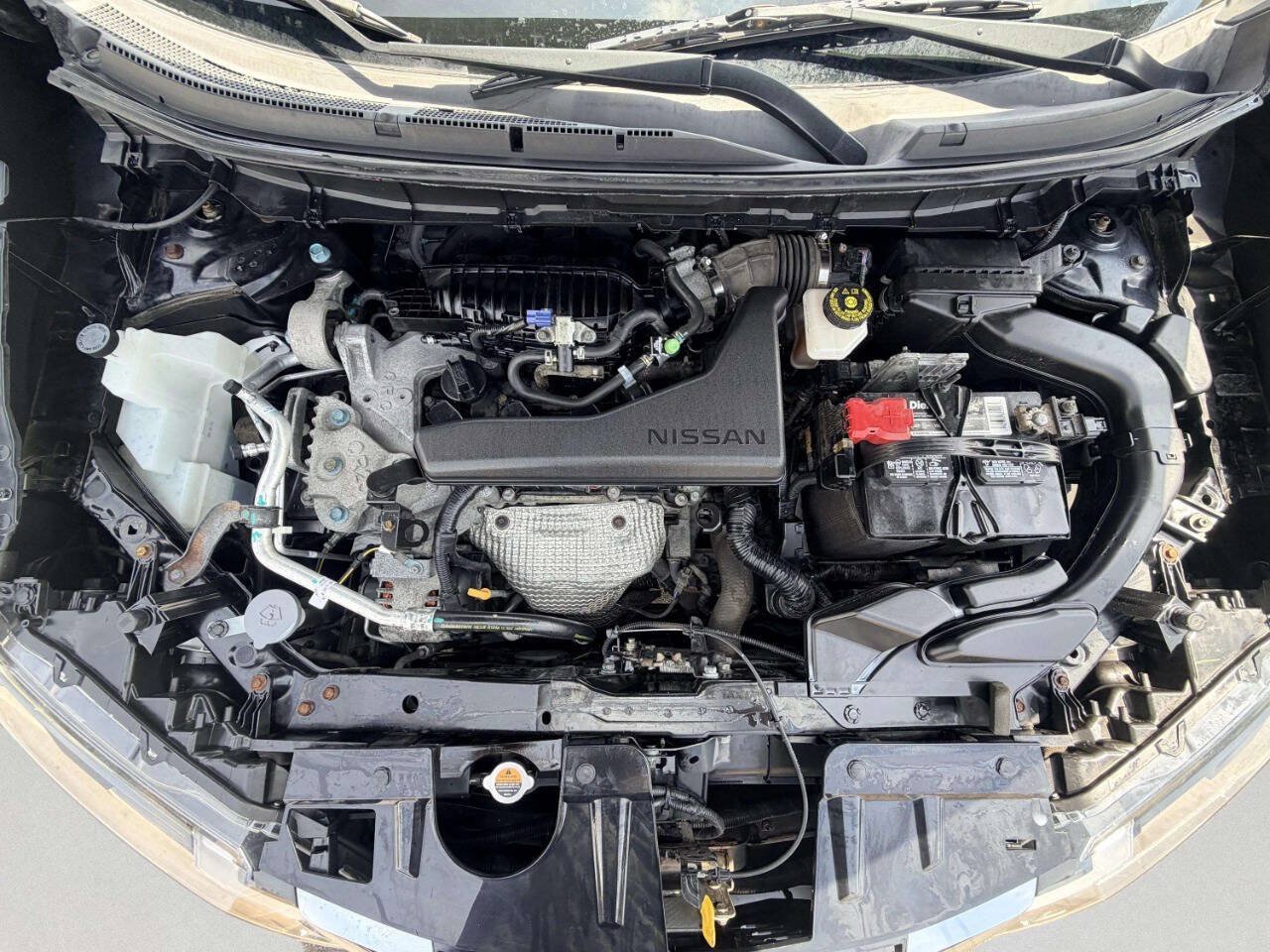 Used 2017 Nissan Rogue SV AWD/4WD image 12