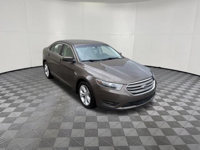 Used 2015 Ford Taurus SEL w/ Equipment Group 201A AWD/4WD image 3