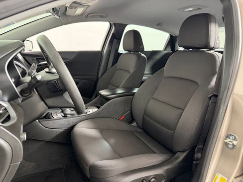 Used 2023 Chevrolet Malibu LT FWD image 4