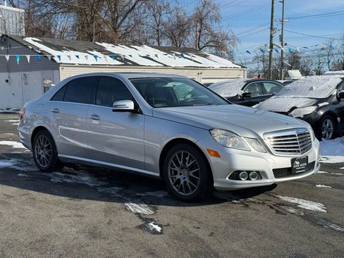 Used 2011 Mercedes-Benz E 350 4MATIC Sedan image 3