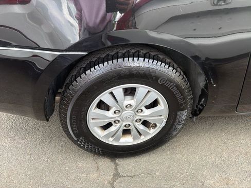 Used 2012 Kia Sedona LX w/ PWR Pkg FWD image 5
