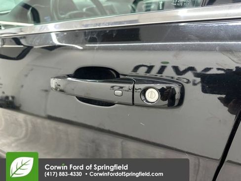 Used 2018 Jeep Grand Cherokee Laredo image 19