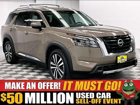 Used 2025 Nissan Pathfinder Platinum w/ Cargo Package AWD/4WD image 1