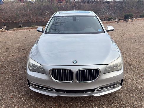 Used 2015 BMW 740i image 14