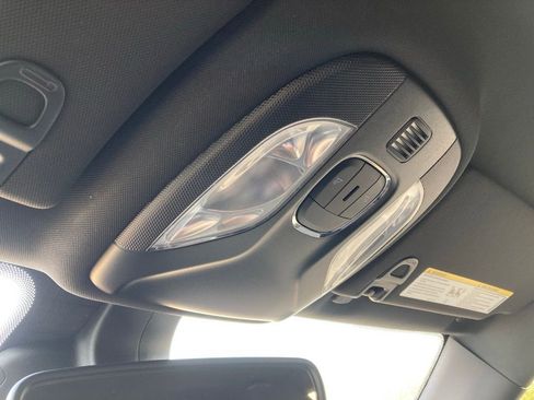 Used 2025 Jeep Compass Limited image 28