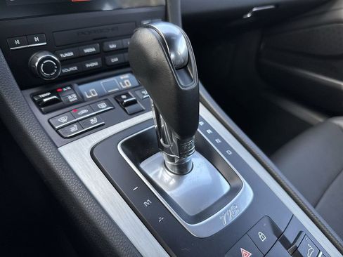 Used 2025 Porsche 718 Cayman image 24