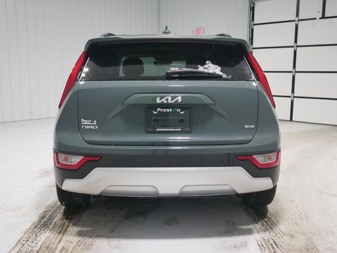 Used 2023 Kia Niro EX image 6