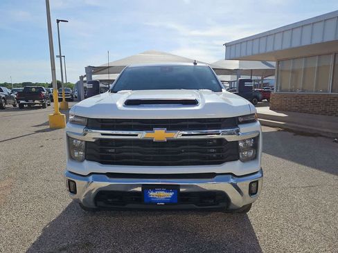 Used 2025 Chevrolet Silverado 2500 LT AWD/4WD image 3