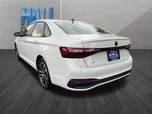 Certified 2025 Volkswagen Jetta Sport FWD image 4