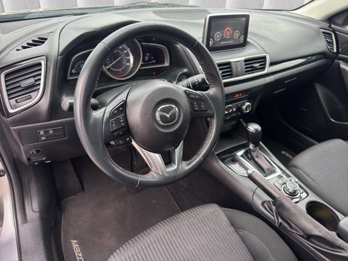 Used 2015 MAZDA MAZDA3 i Touring w/ Technology Package image 9