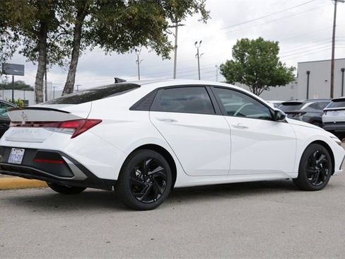Certified 2026 Hyundai Elantra Sport FWD image 5