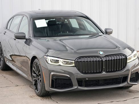 Used 2022 BMW 750i xDrive w/ Executive Package image 60