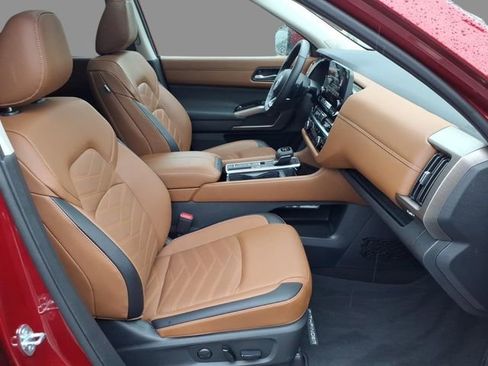 Certified 2025 Nissan Pathfinder Platinum w/ Cargo Package FWD image 14