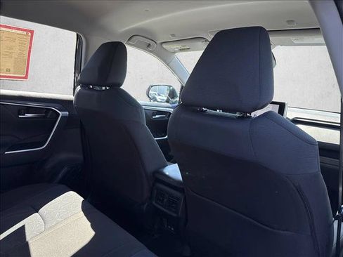 Certified 2025 Toyota RAV4 XLE FWD image 22
