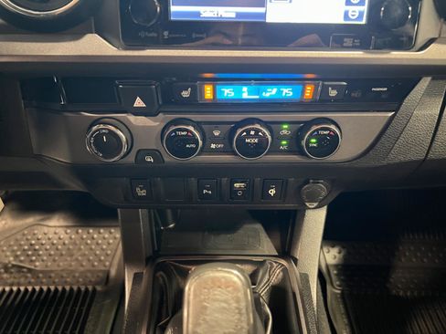 Used 2017 Toyota Tacoma TRD Pro image 19