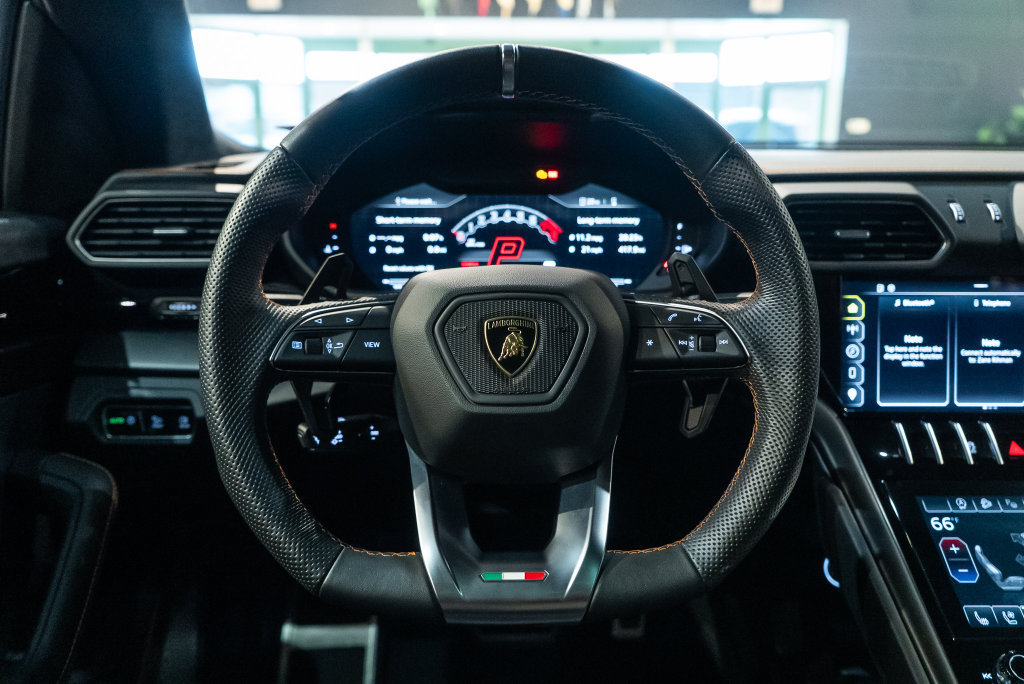Used 2024 Lamborghini Urus S AWD/4WD image 5